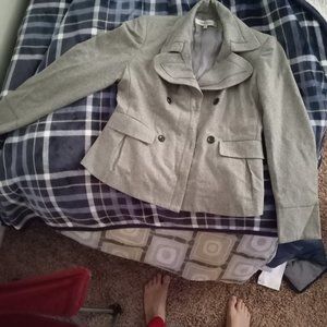 I'm selling clothes shoes kids things CDS dresses